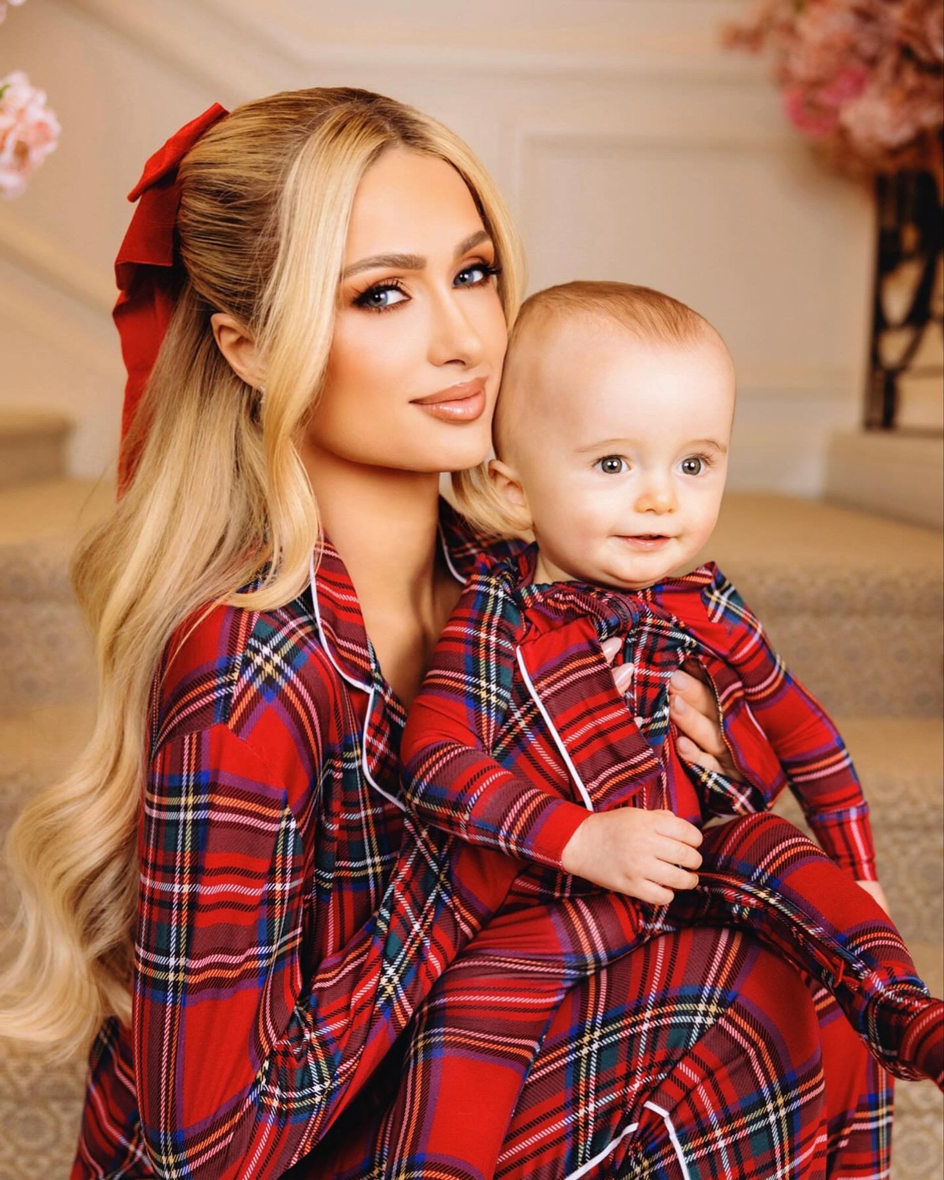 Пэрис Хилтон с сыном Фениксом. Фото: Инстаграм* @parishilton