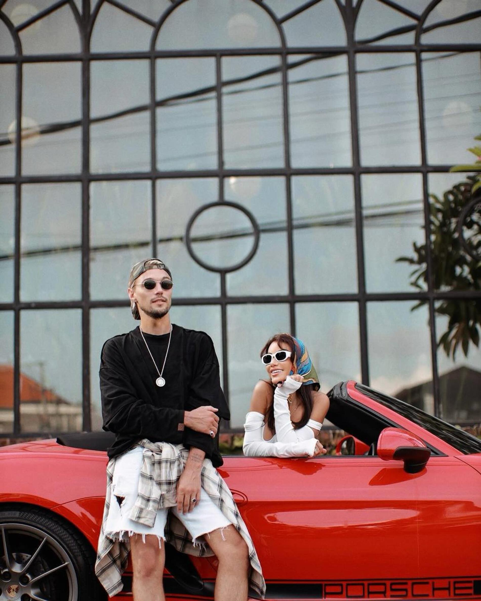 Айза-Лилуна Ай с другом Артемием. Фото: Инстаграм (запрещен в РФ) @aizalovesam