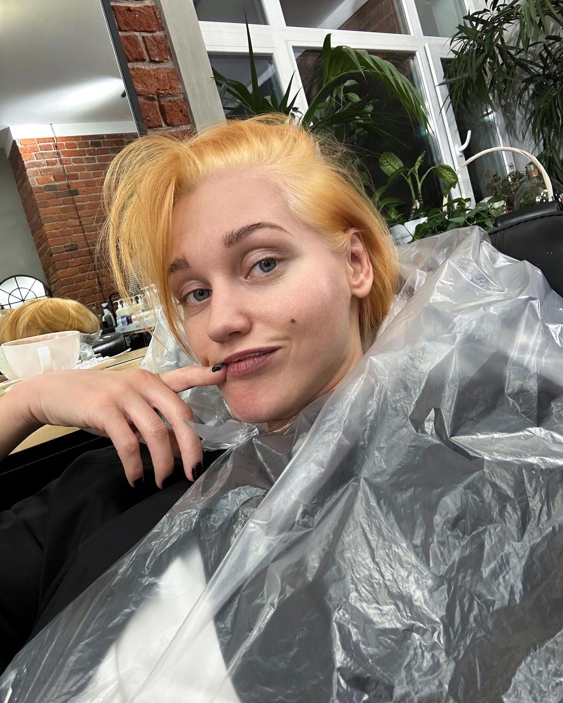 Кристина Асмус в салоне красоты. Фото: Инстаграм* @asmuskristina