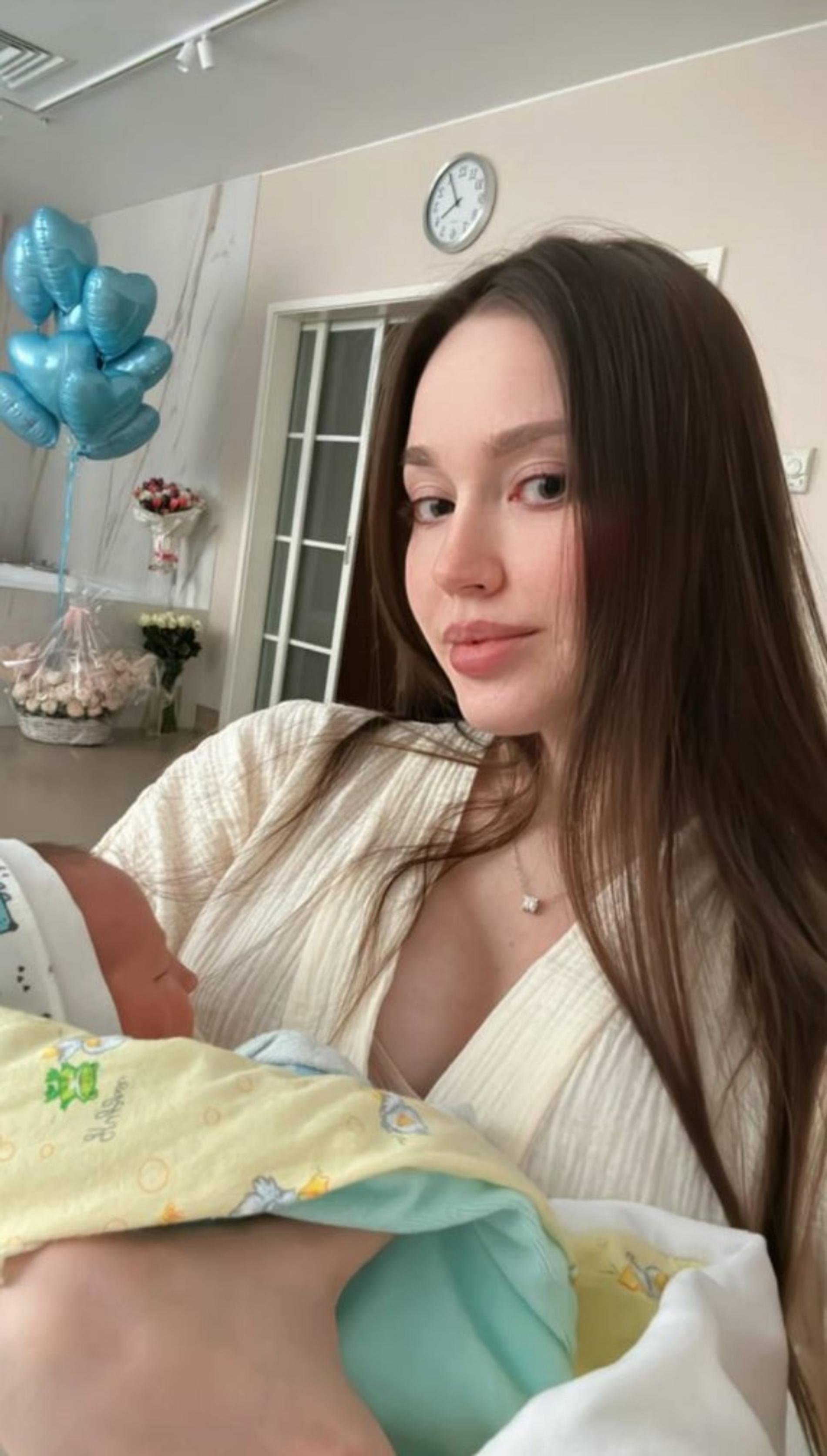 Анастасия Костенко с сыном. Фото: Телеграм @kostenko1994