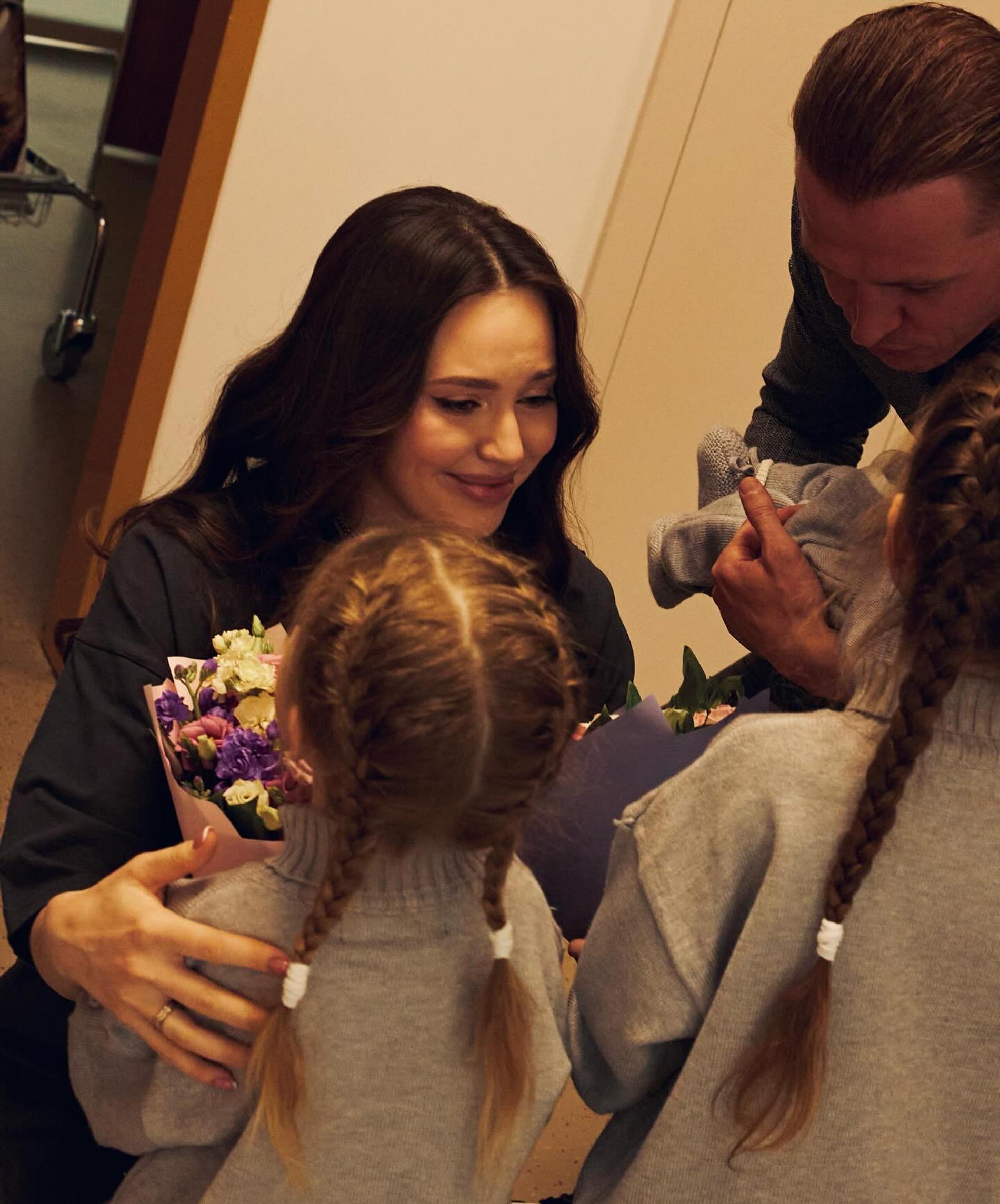 Дмитрий Тарасов и Анастасия Костенко с детьми. Фото: Инстаграм* @tarasov23