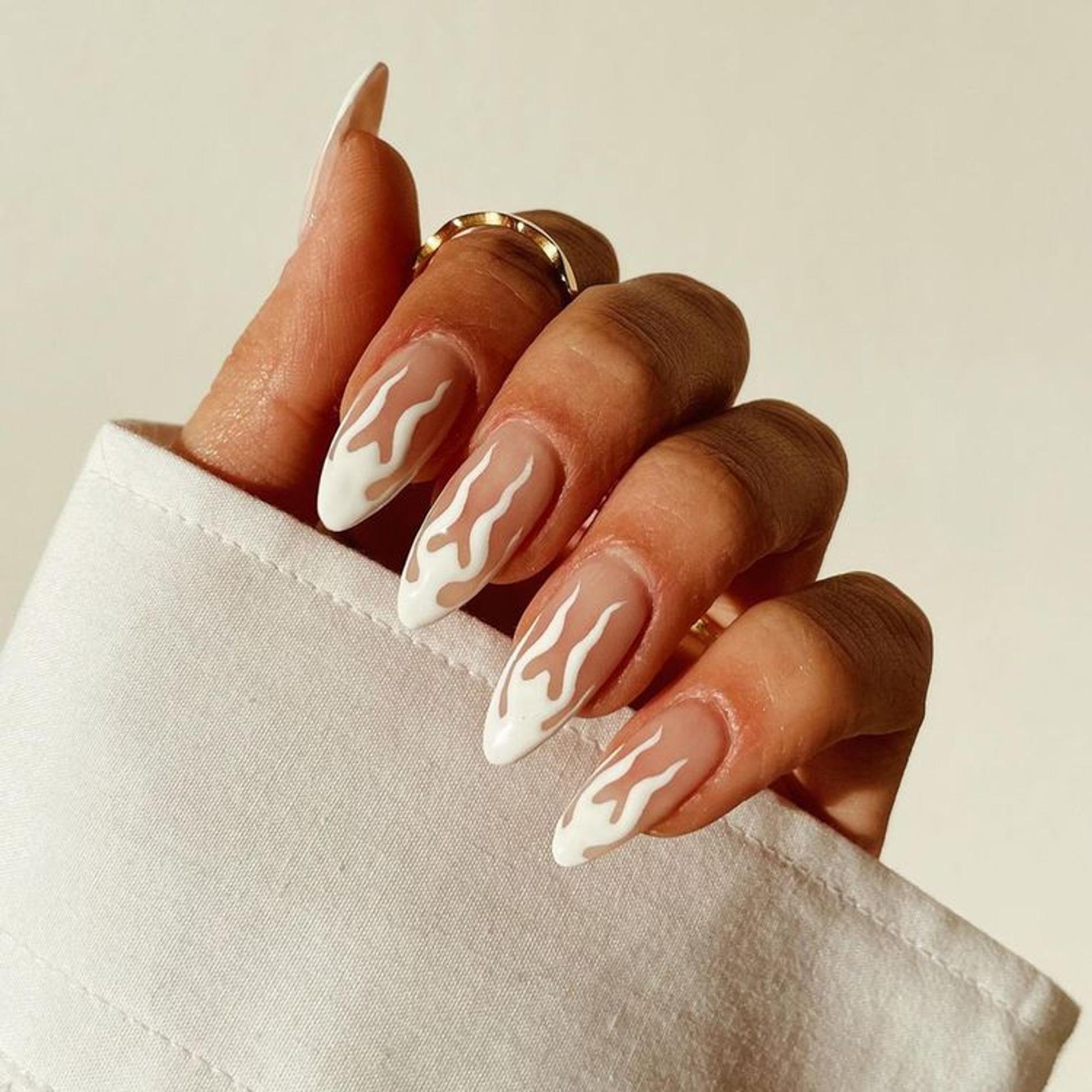 Фото: Инстаграм (запрещен в РФ) @PHOEBESUMMERNAILS