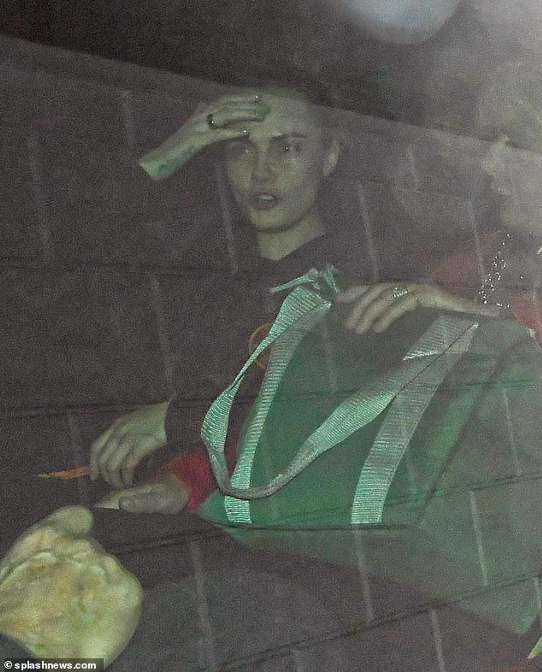 Кара с матерью. SplashNews.com