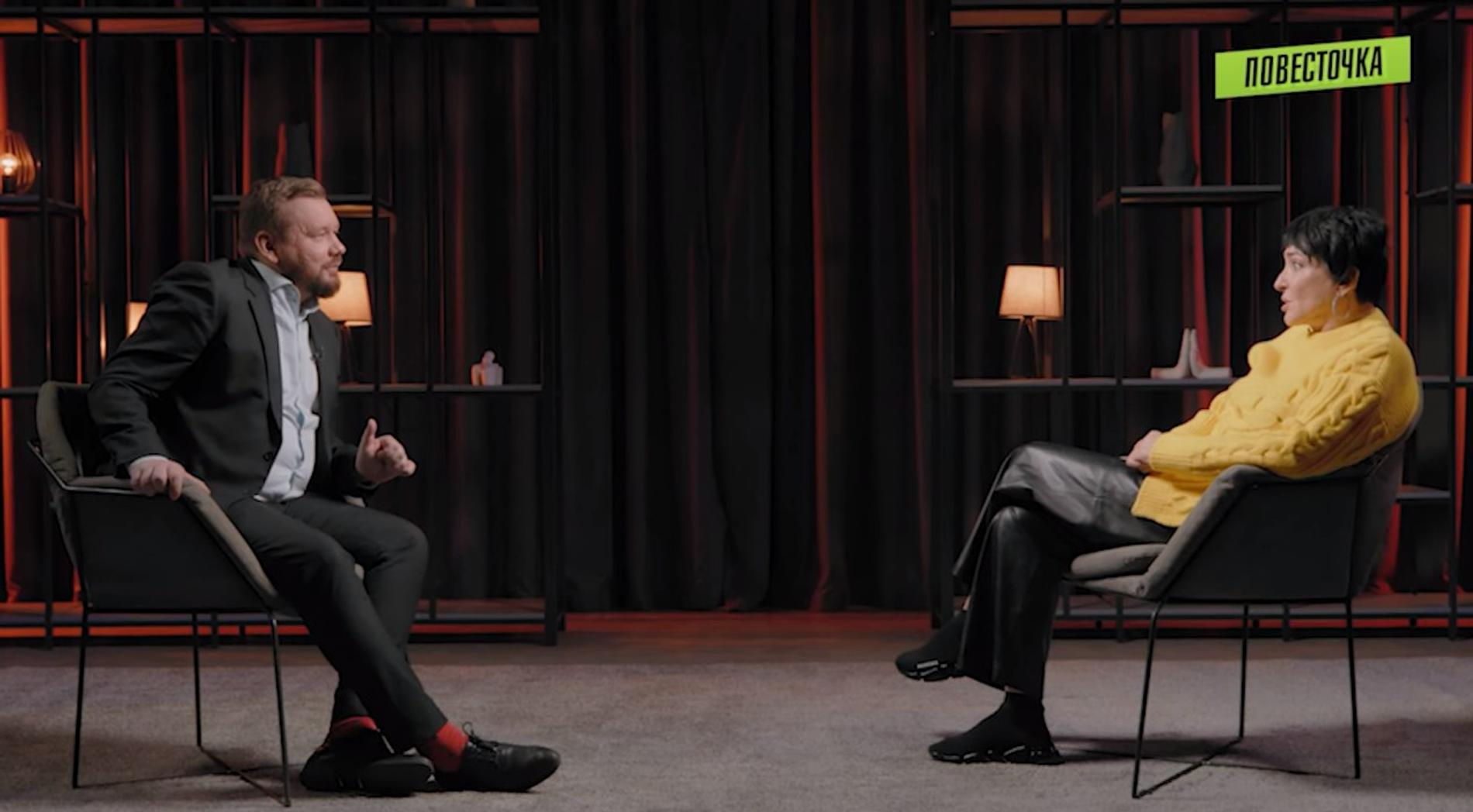 Лолита во время интервью. Скриншот: YouTube-канал «Повесточка»