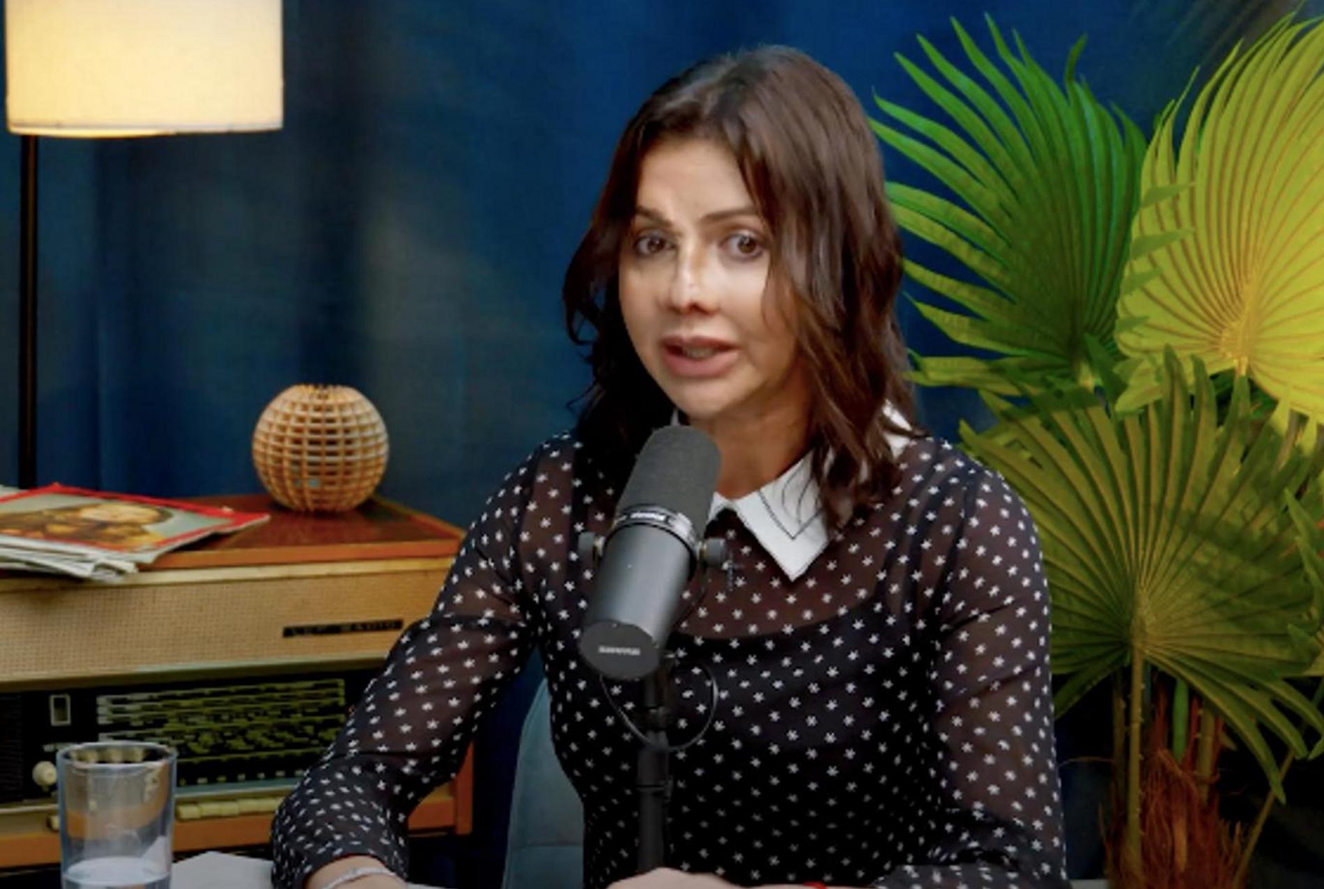 Алиса Казьмина сейчас. Скриншот: YouTube-подкаст «По красоте»