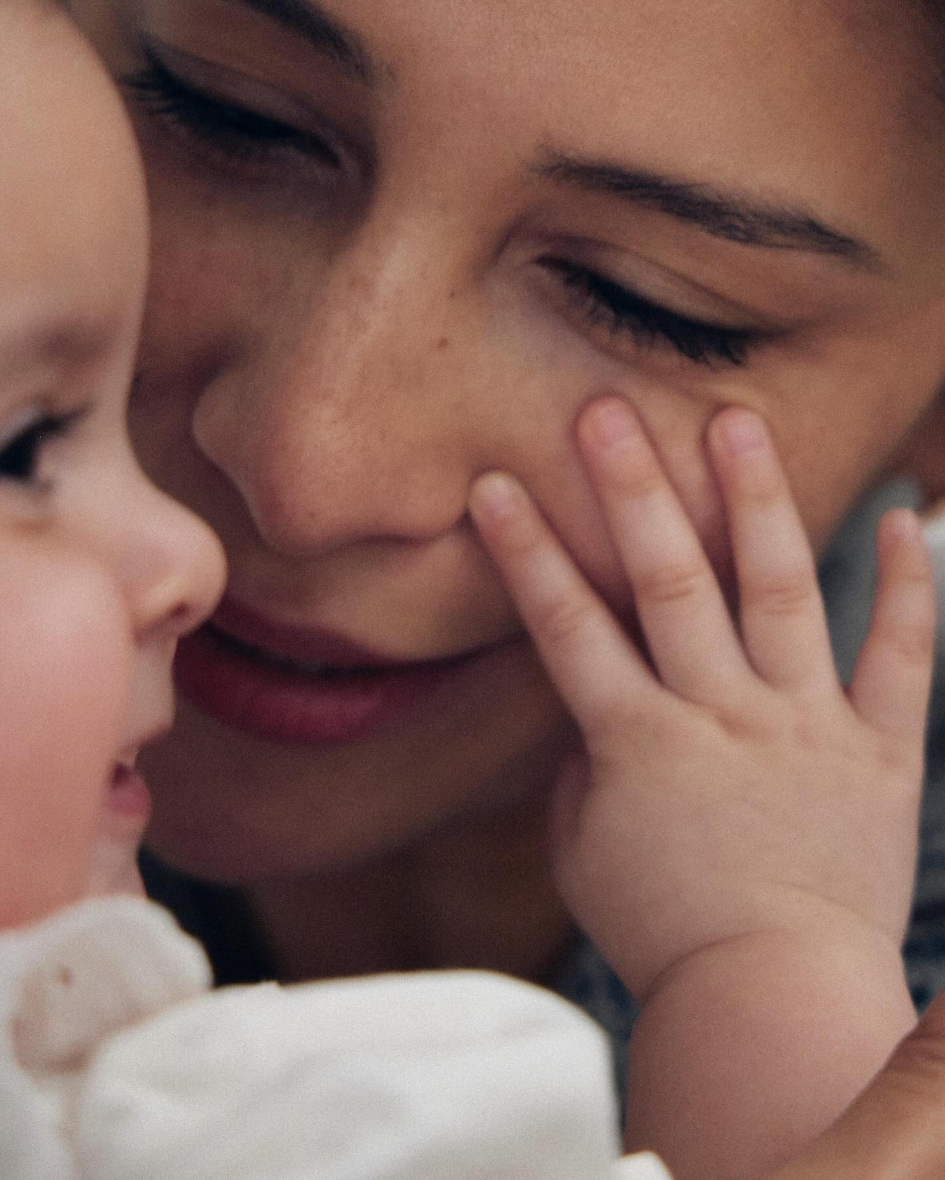 Равшана Куркова с дочерью Самирой. Фото: Инстаграм* @rav_shana
