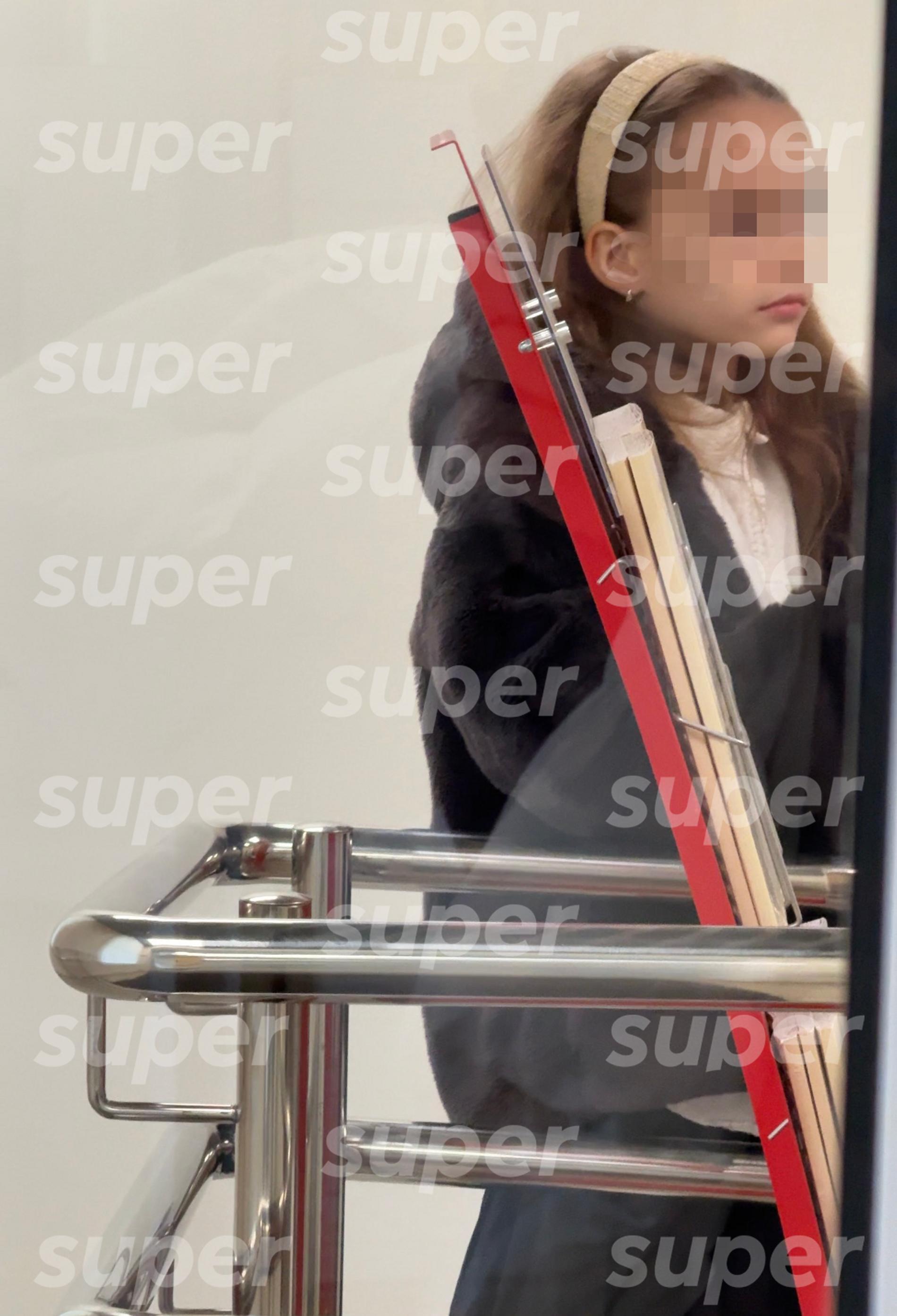 Предполагаемая дочь Виктории Дайнеко. Фото: Super