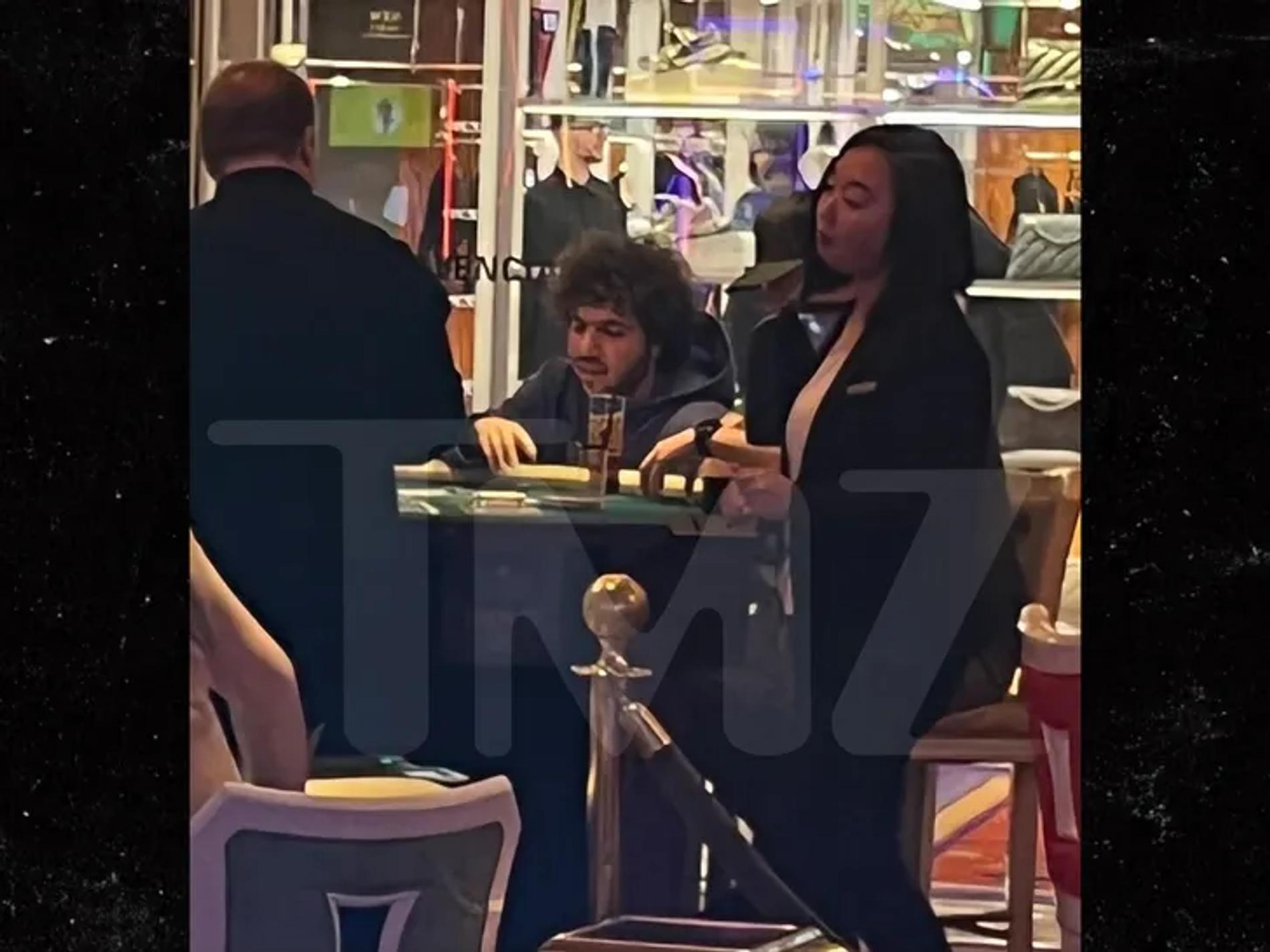 Бенни Бланко в Лас-Вегасе. Фото: TMZ