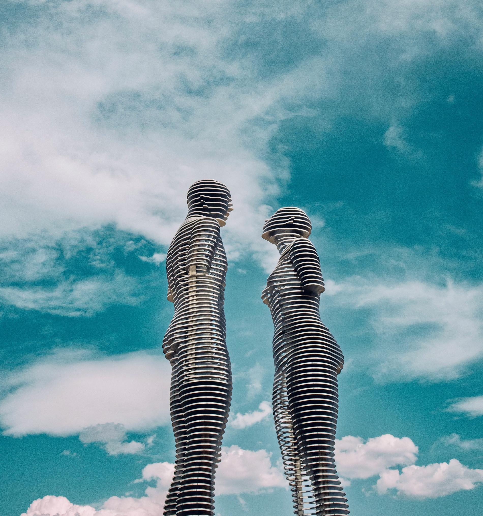 «Али и Нино» в Батуми. Фото: nnithinn / Unsplash