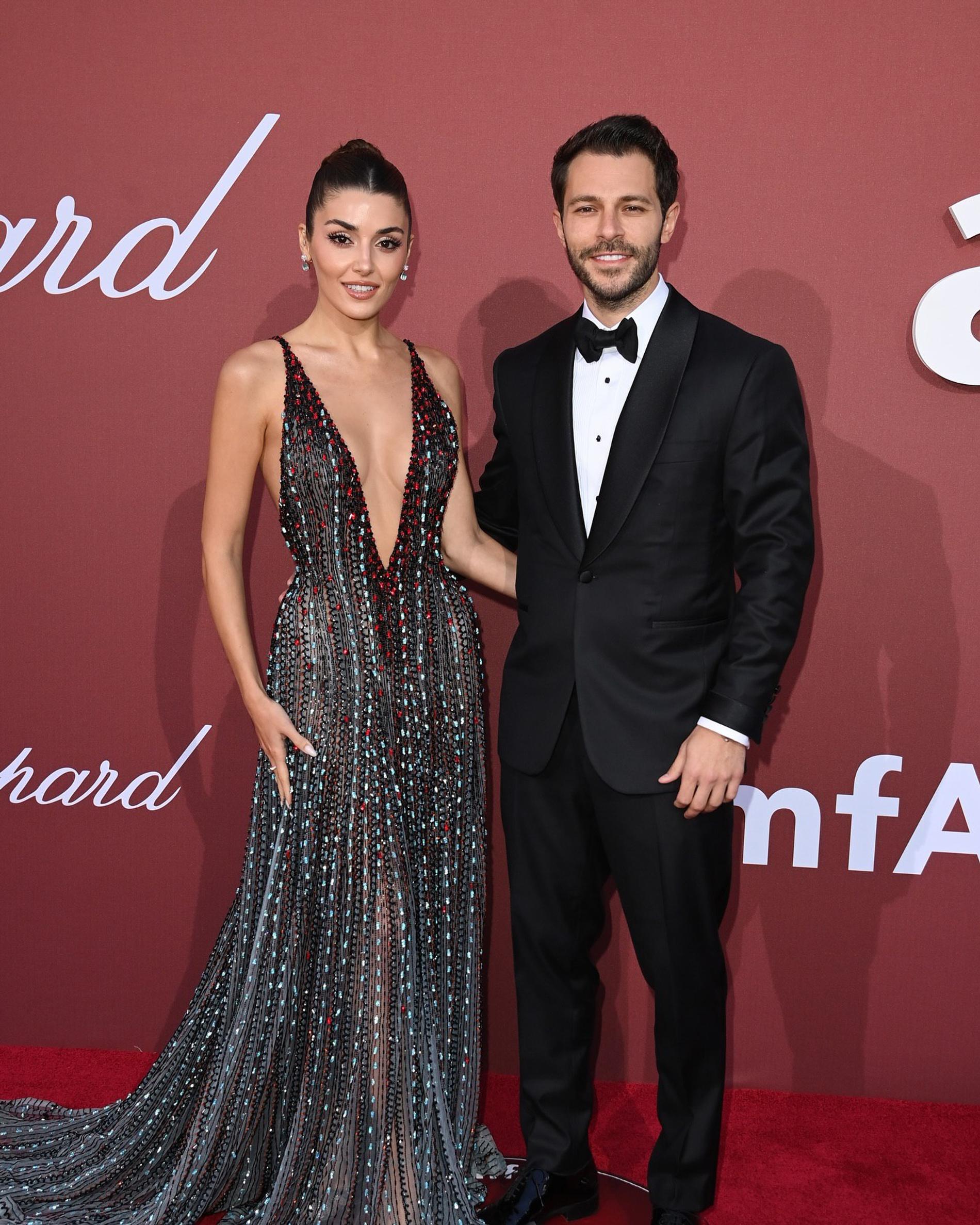 Ханде Эрчел и Хакан Сабанджи. Фото: Инстаграм* @handemiyy