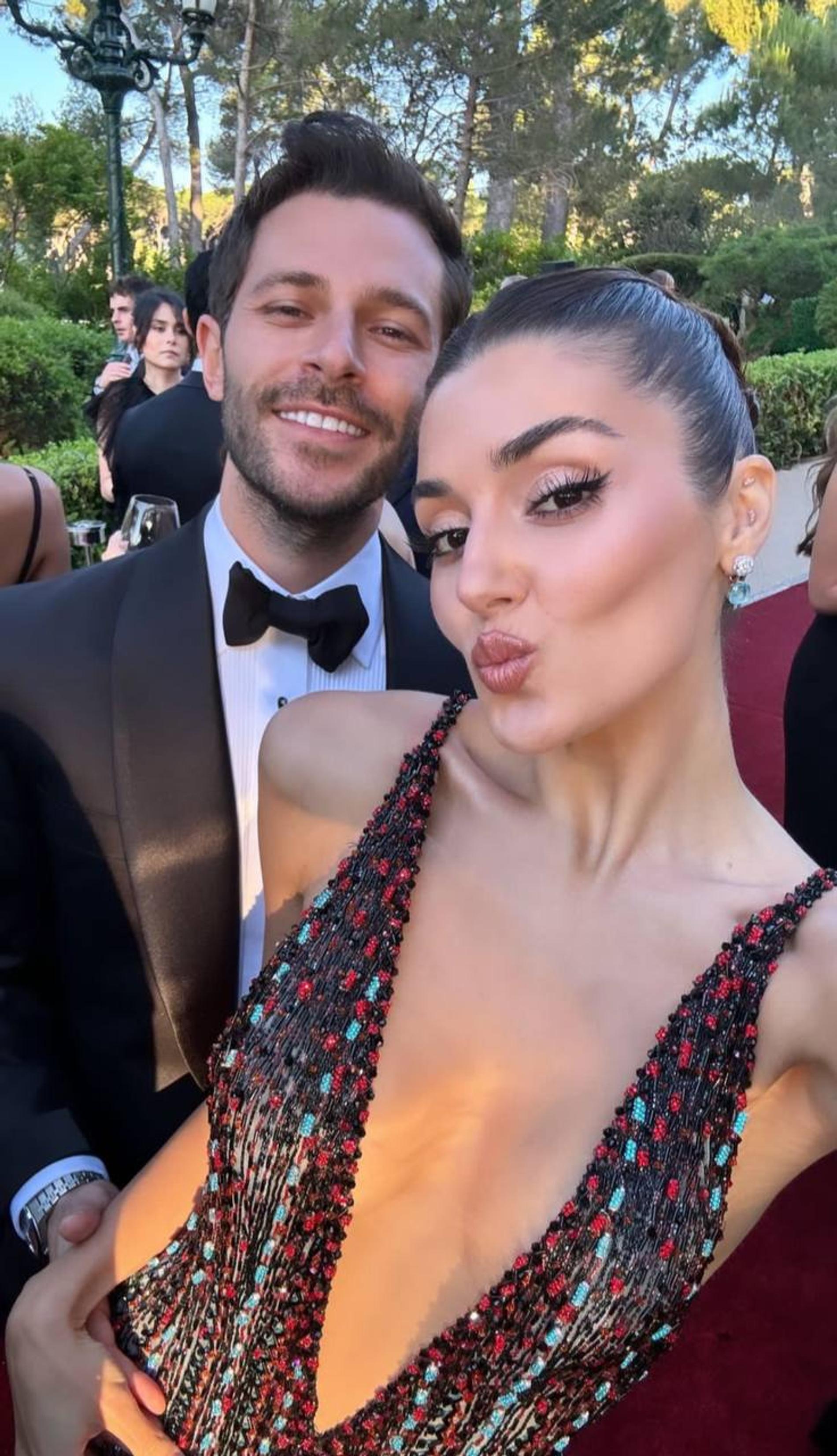 Ханде Эрчел и Хакан Сабанджи. Фото: Инстаграм* @handemiyy