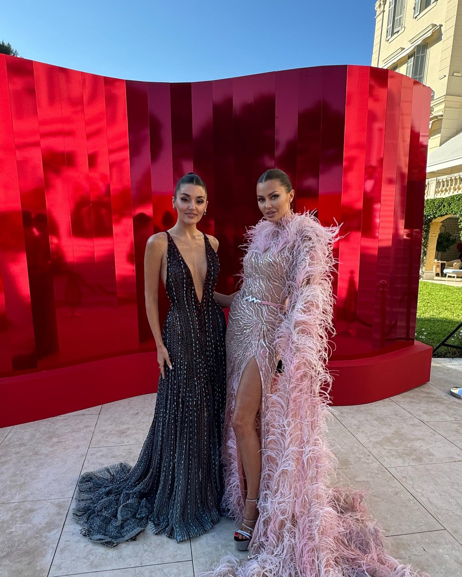 Ханде Эрчел и Виктория Боня. Фото: Инстаграм* @victoriabonya