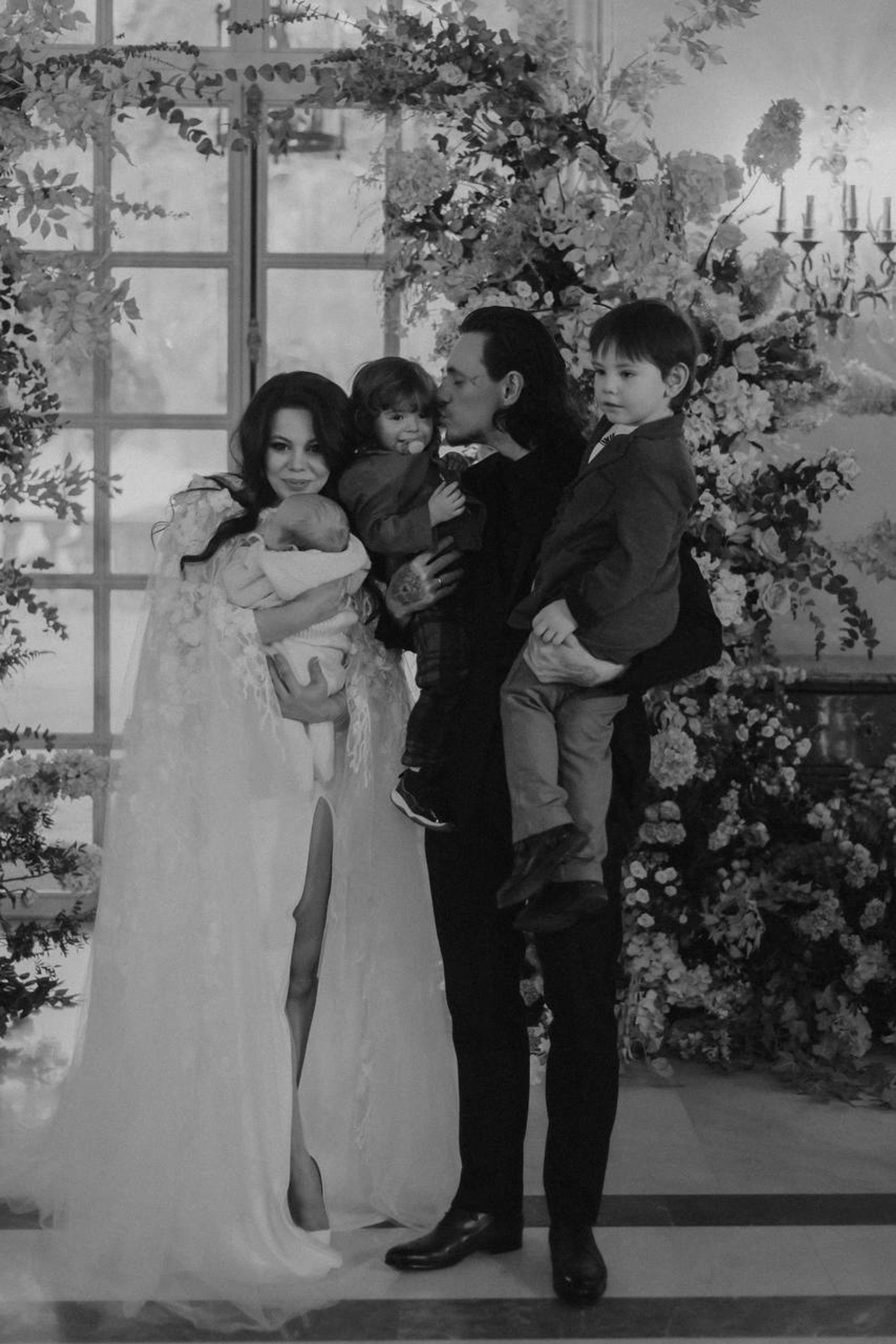 Елена и Сергей с детьми. Фото: телеграм-канал Елены Ильиных