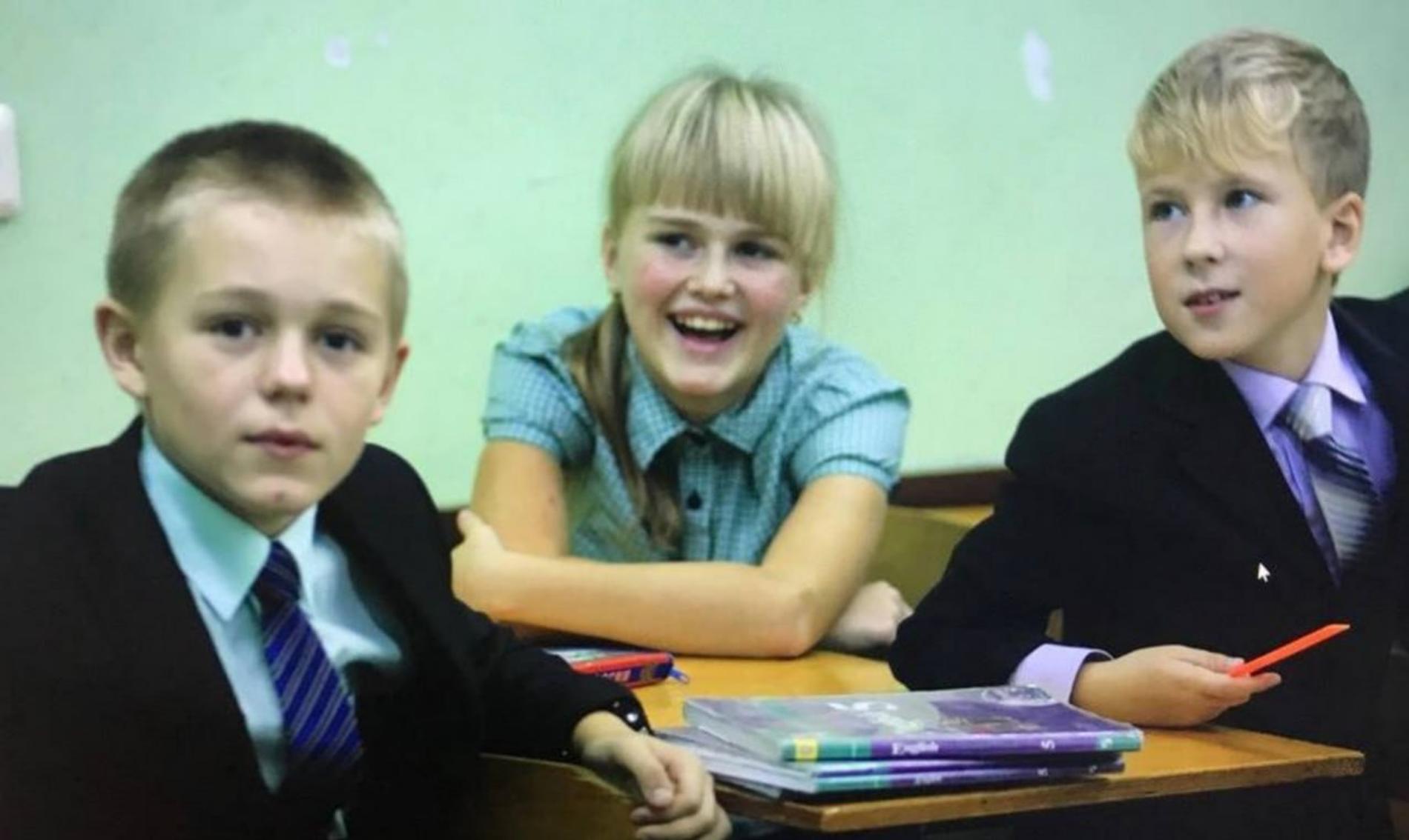 Даша Волосевич в школе. Фото: предоставлено командой артиста