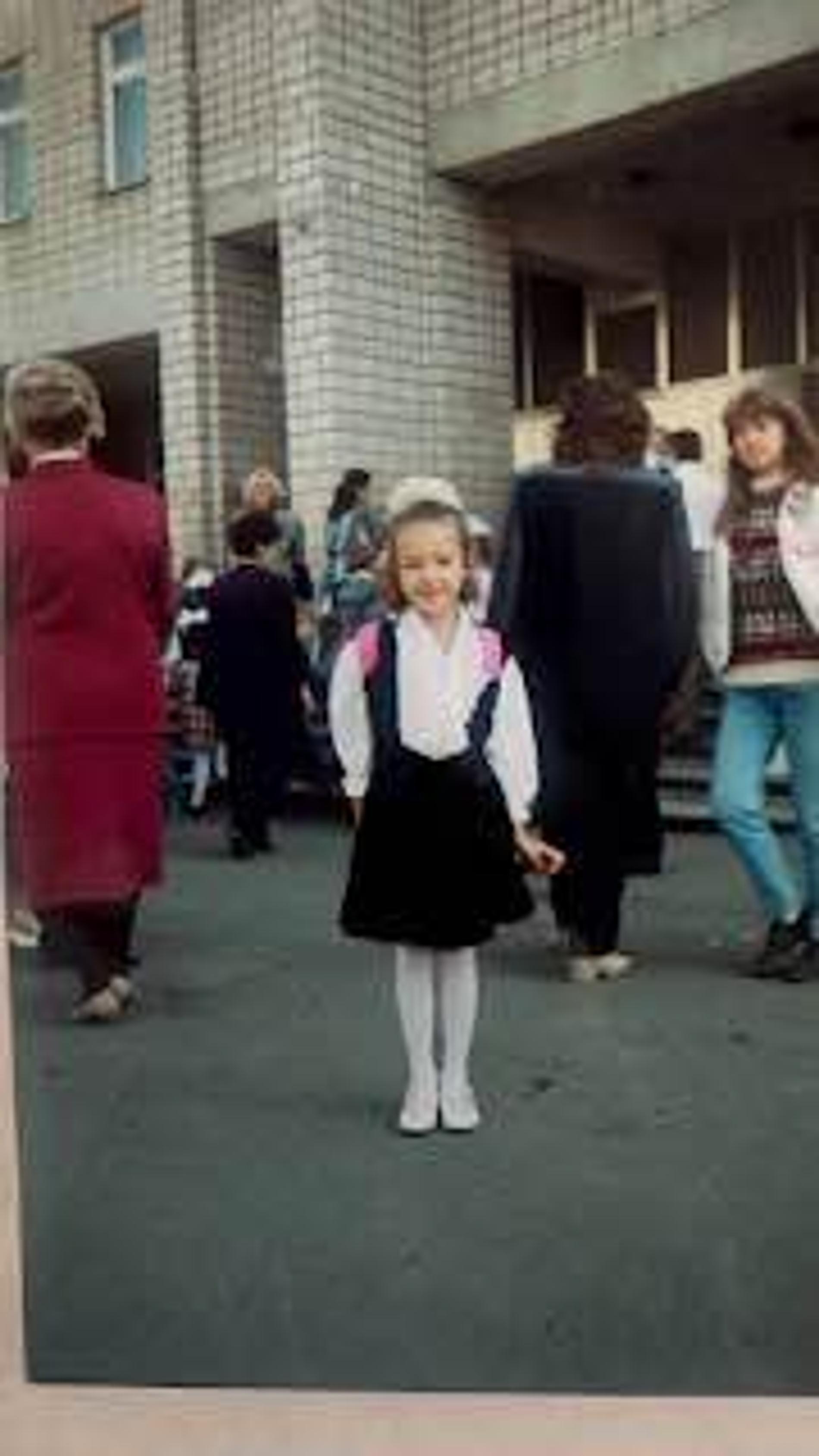 Тома Полак в школе. Фото: предоставлено командой артиста