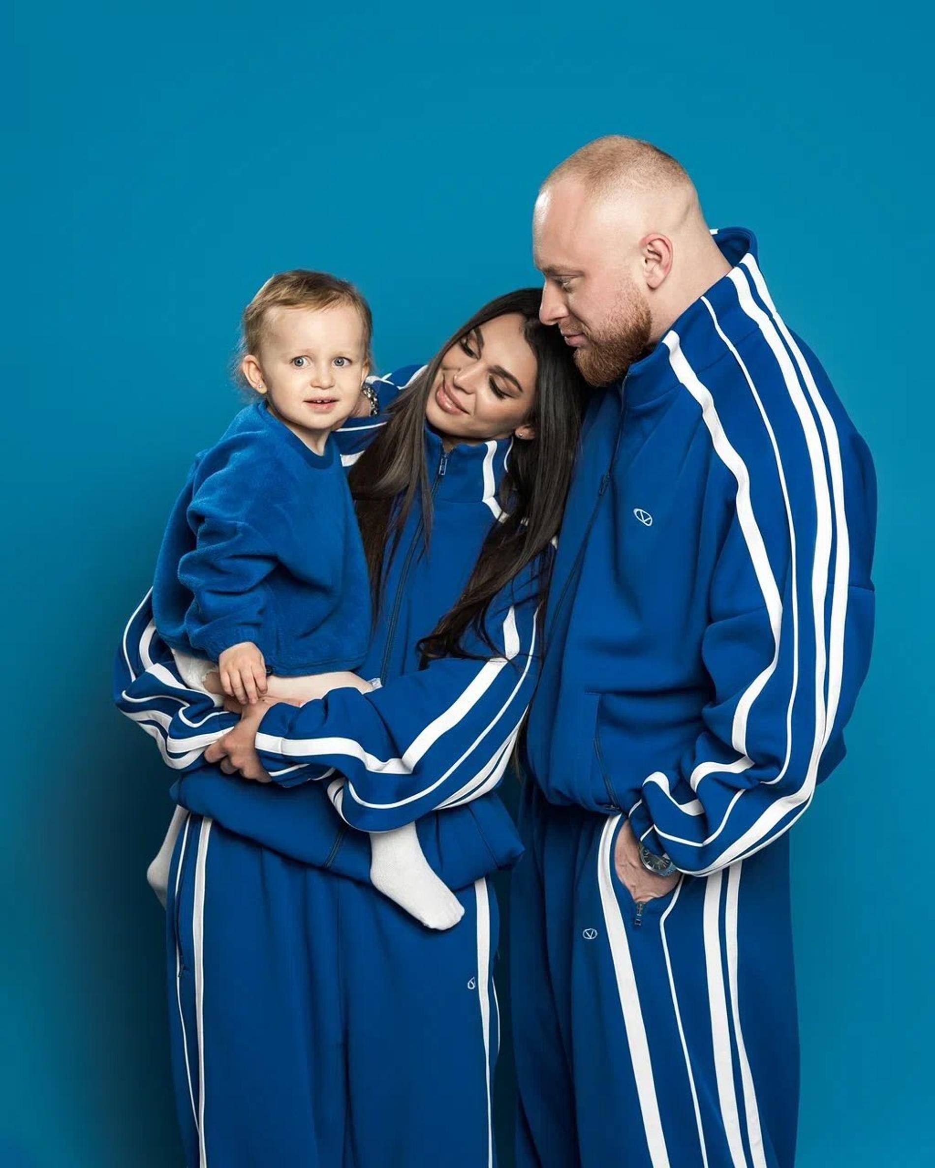 Леша Свик с женой и дочкой. Фото: Инстаграм* @alex_svik