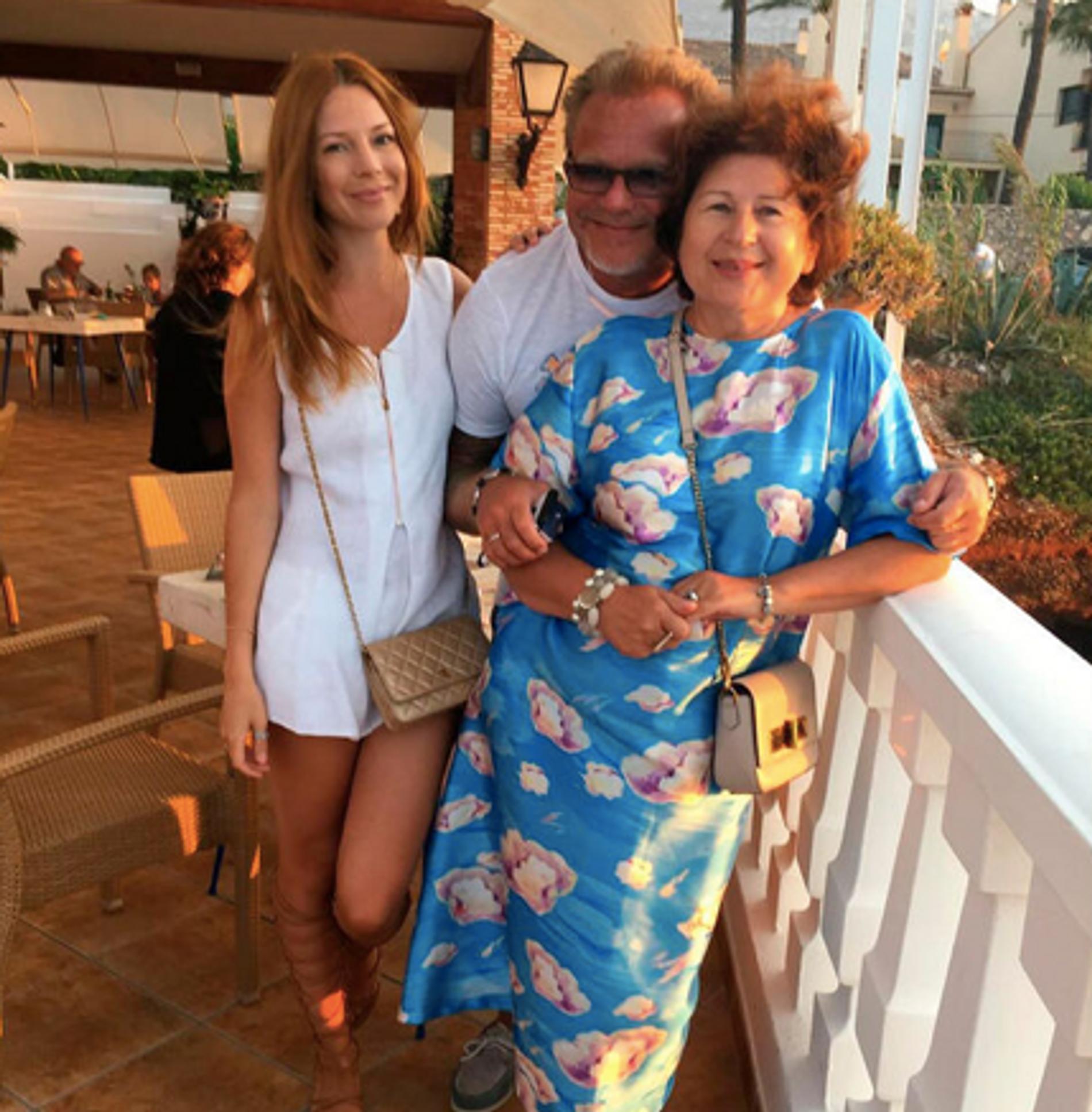 Наталья Подольская, Владимир Пресняков и мама певицы. Фото: @nataliapodolskaya