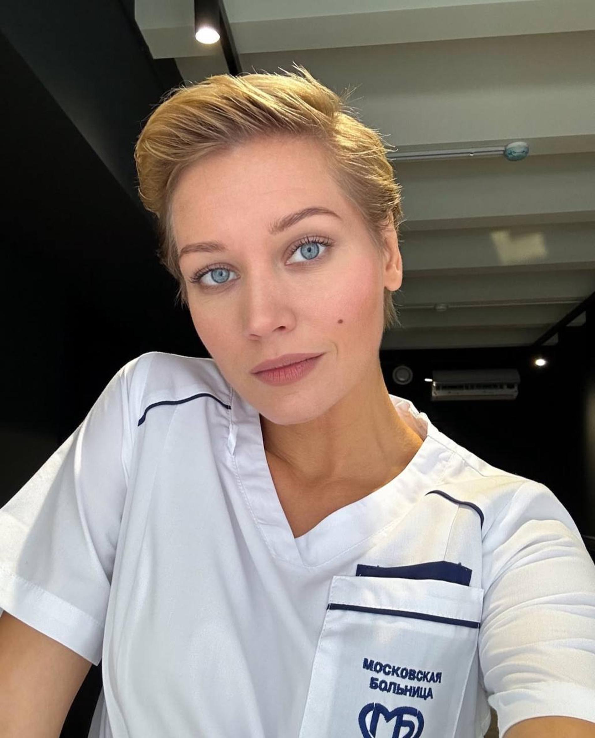 Кристина Асумс на съёмках сериала «Склиф». Фото: Инстаграм (запрещен в РФ) @asmuskristina