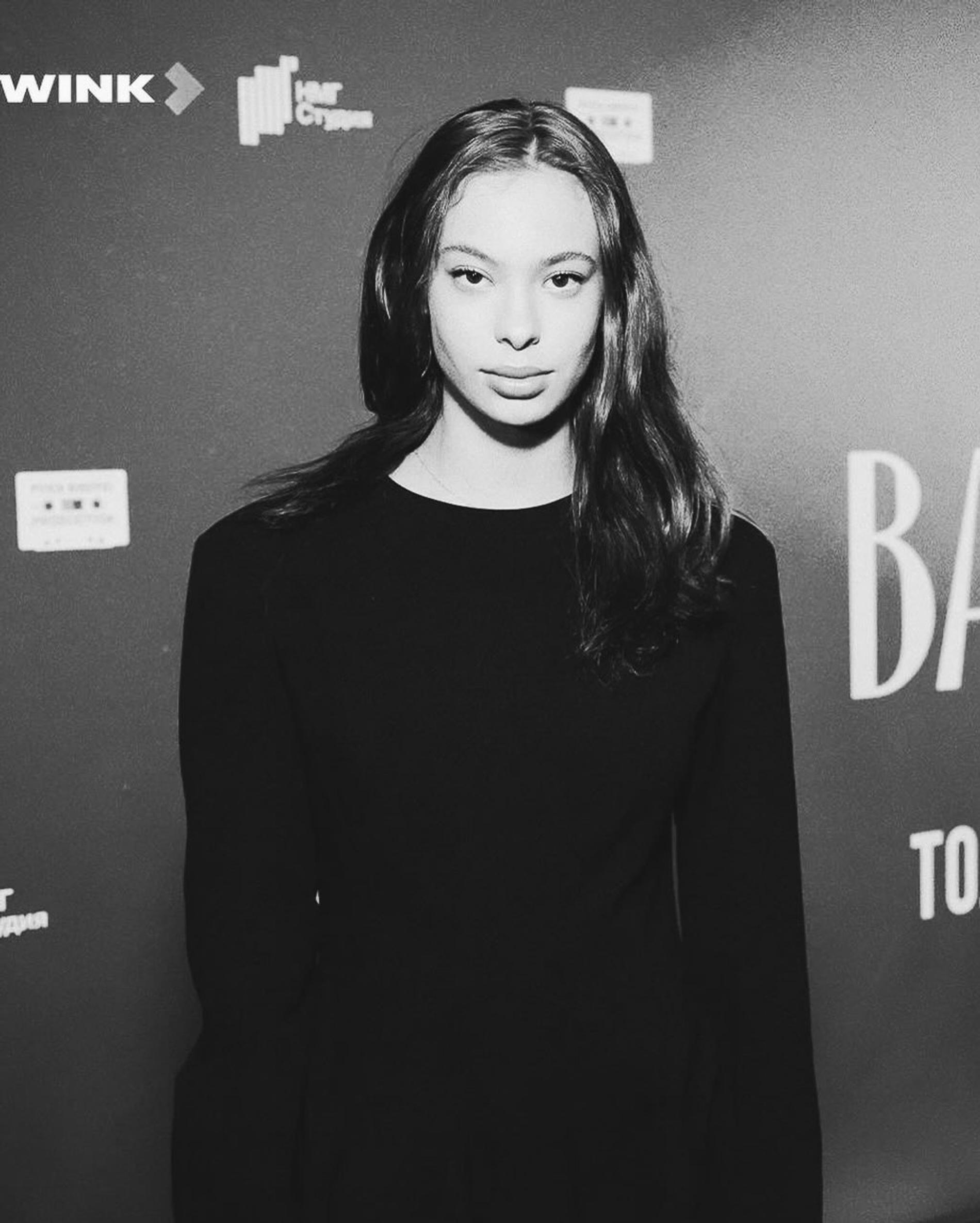 Ника Жукова на премьере сериала «ВИА "Васильки"» в Москве. Фото: Инстаграм (запрещён в РФ) @nikazhukova_official