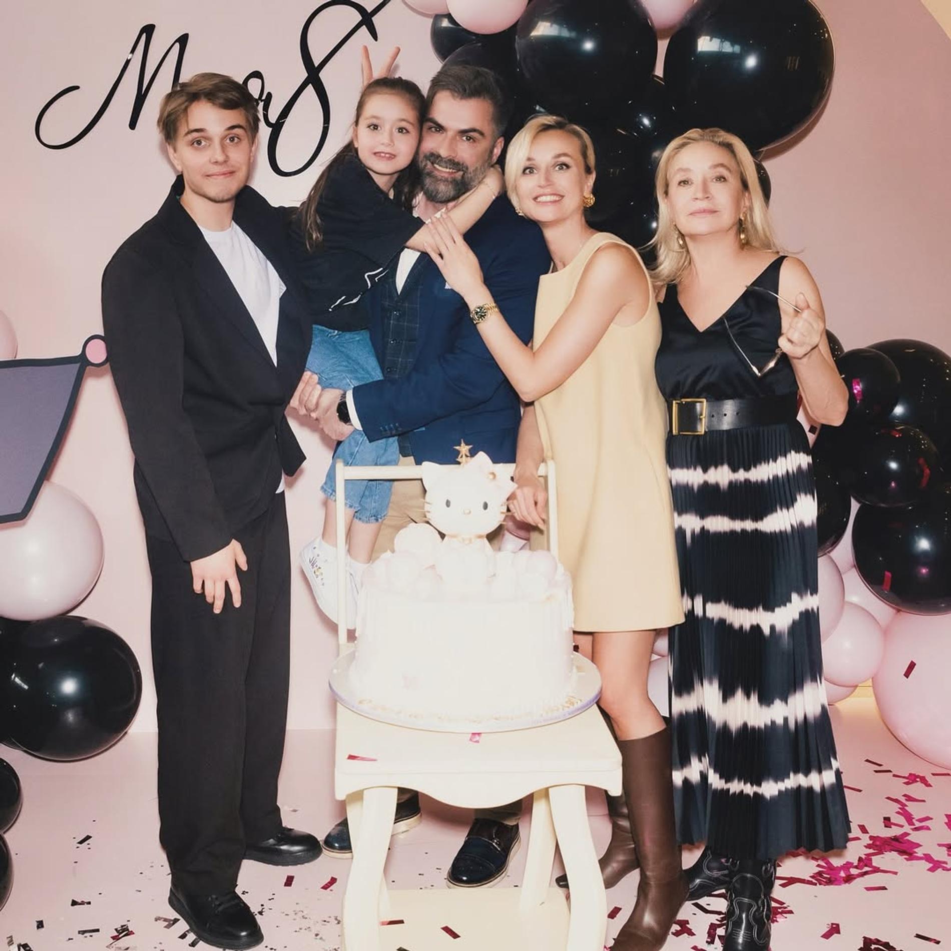 Дмитрий Исхаков и Полина Гагарина воссоединились на вечеринке в честь дня рождения дочери. Фото: Инстаграм* @isxakov