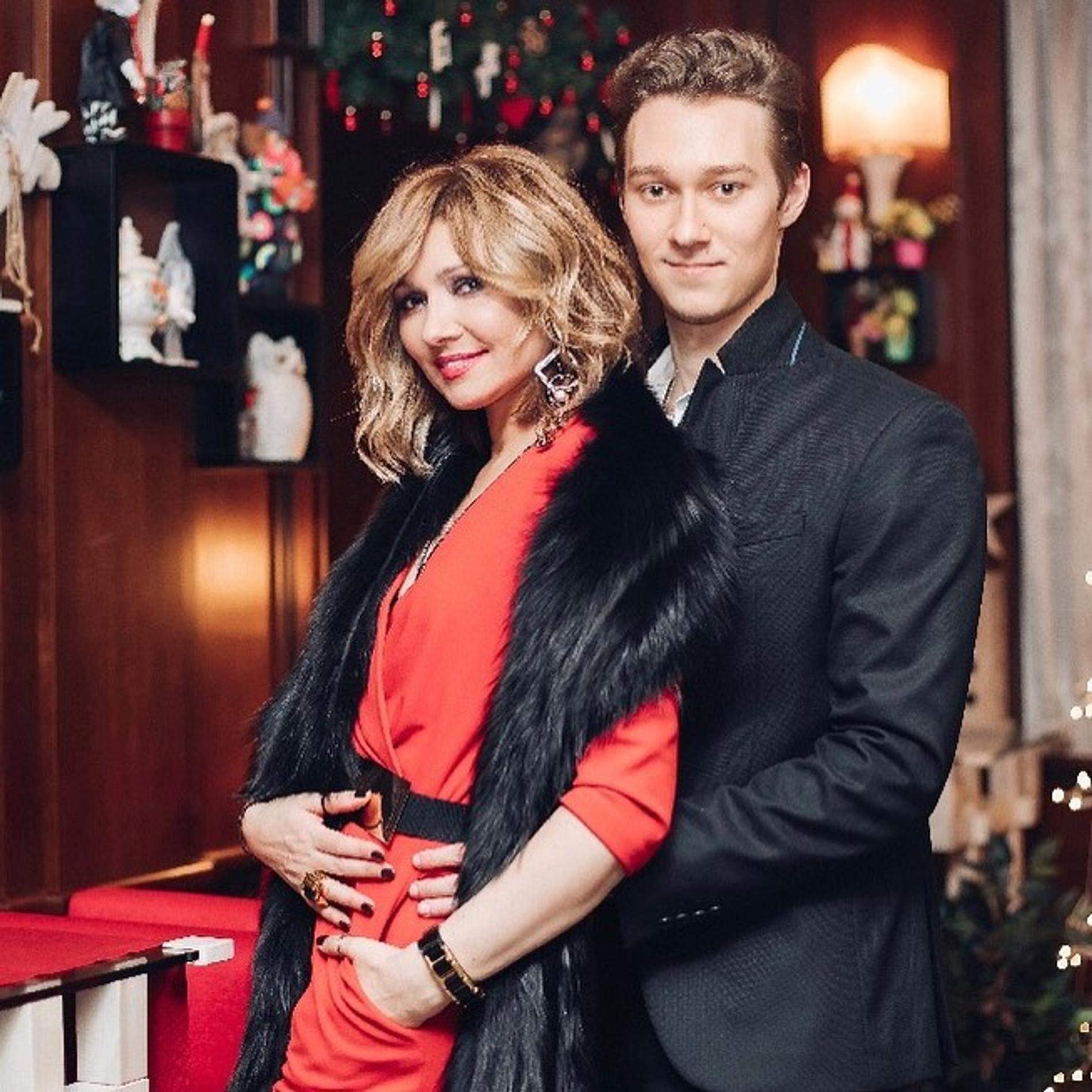 Анжелика Агурбаш с сыном Никитой Ялинским. Фото: Инстаграм* @angelicaagurbash