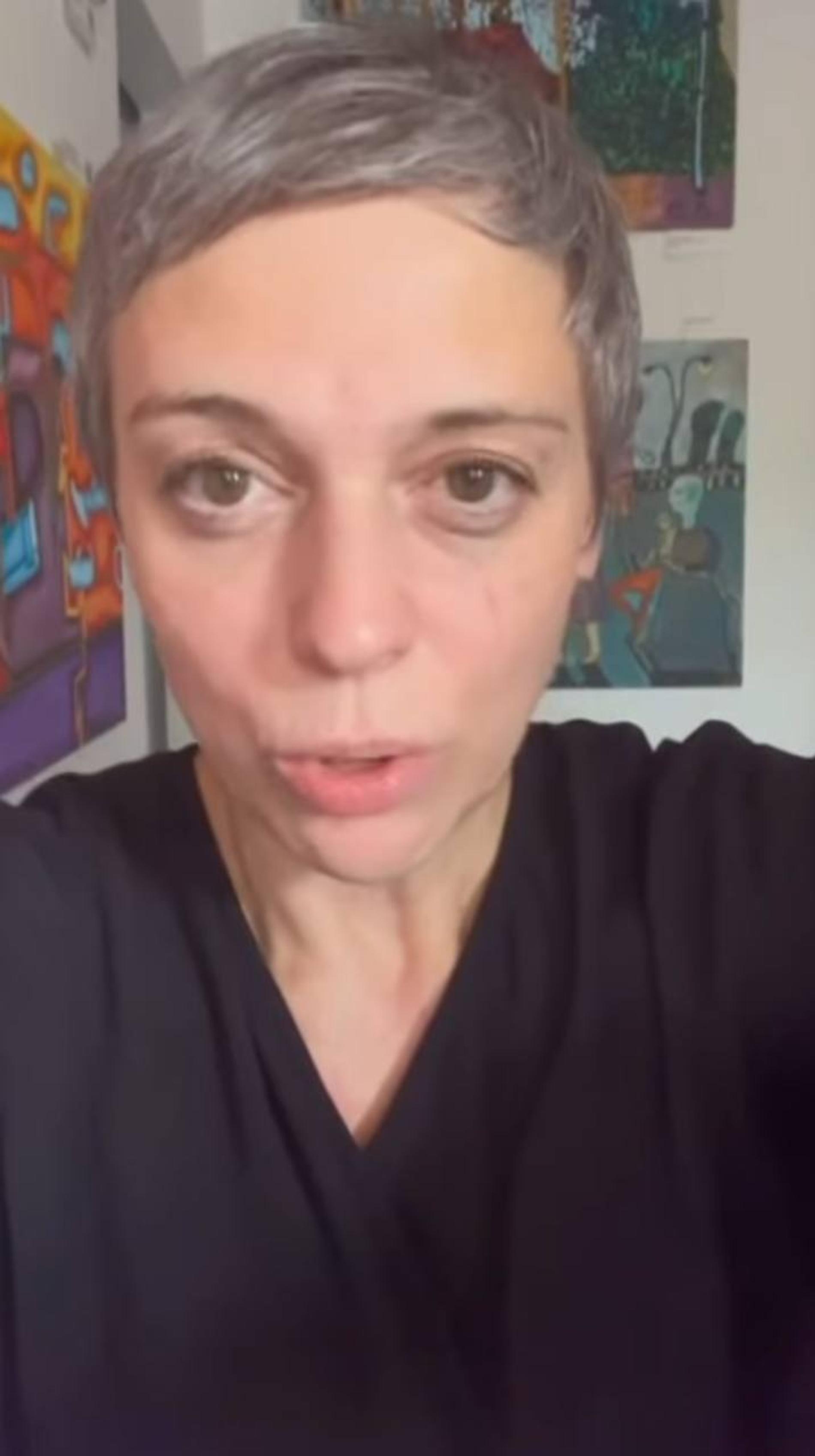 Нелли Уварова попросила поклонников о помощи. Скриншот: Инстаграм* @naivno_com