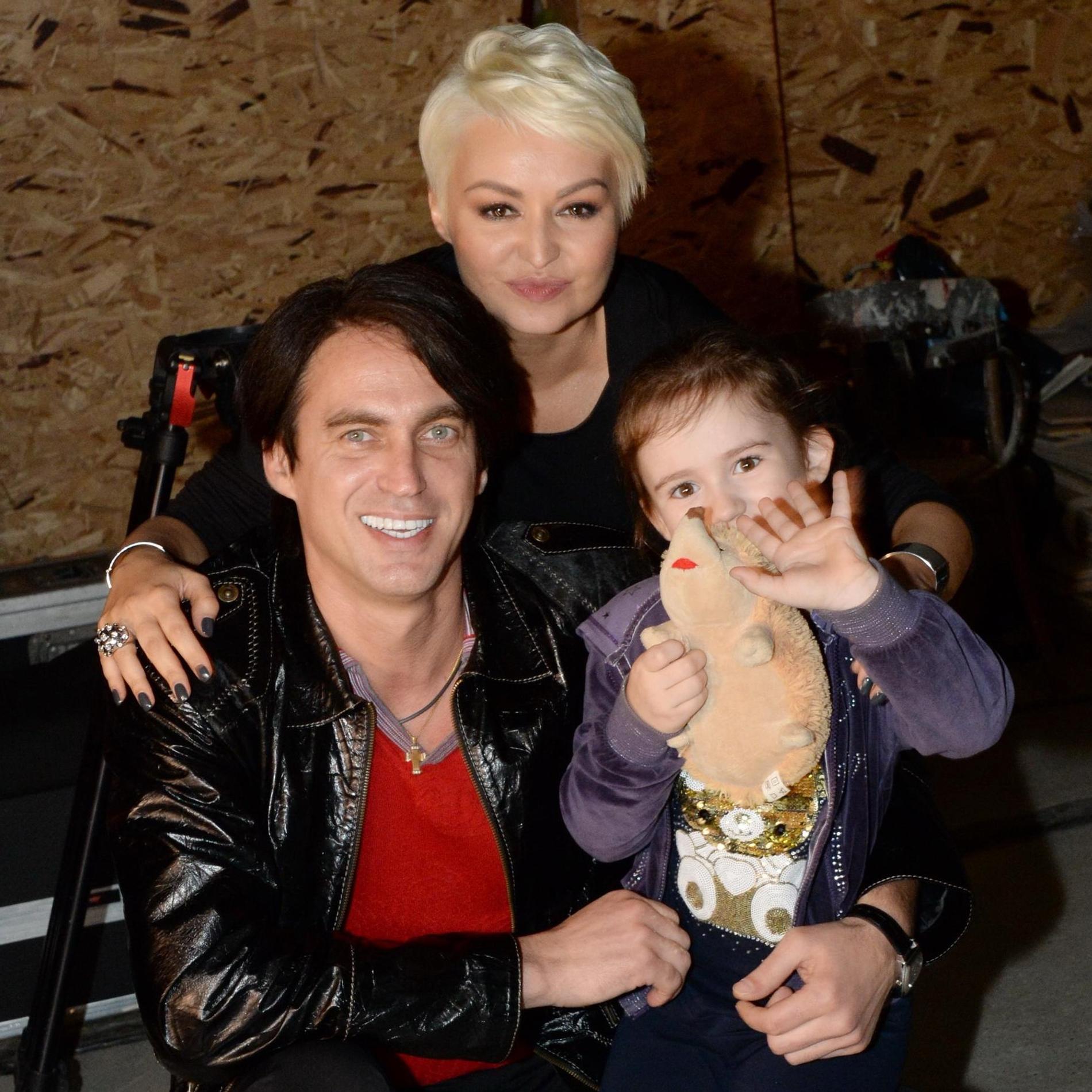 Катя Лель и Игорь Кузнецов с дочерью Эмилией. Фото: Legion-Media