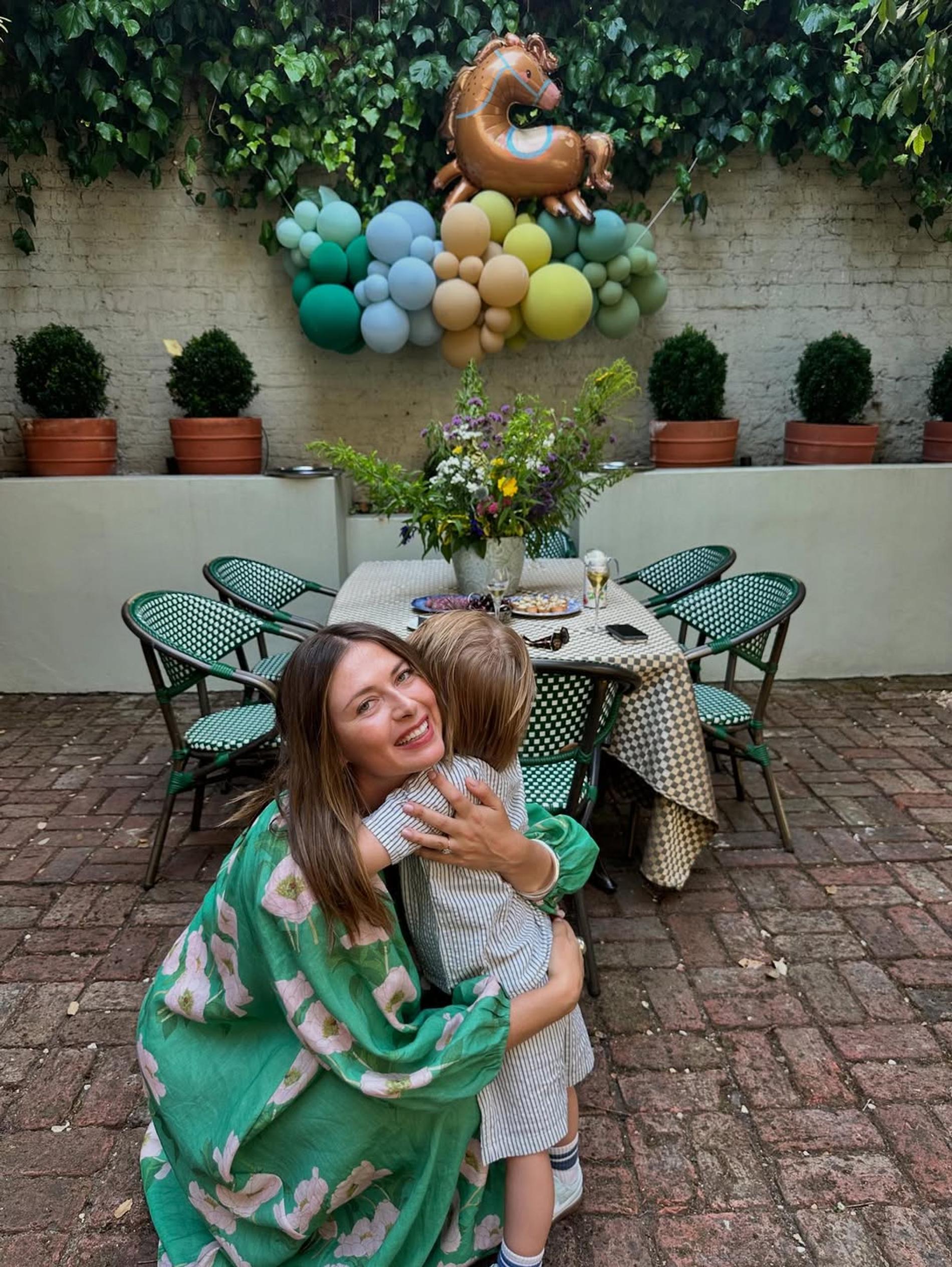 Мария Шарапова с сыном Теодором. Фото: Инстаграм* @mariasharapova