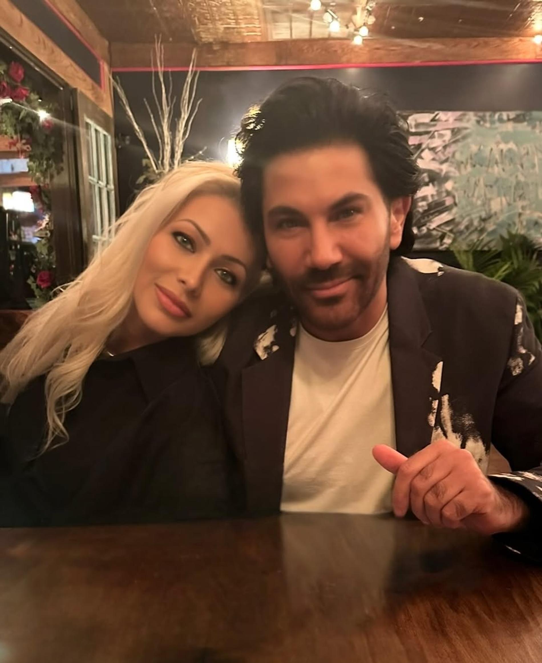 Авраам Руссо с супругой. Фото: Инстаграм (запрещён в РФ) @avraamrusso