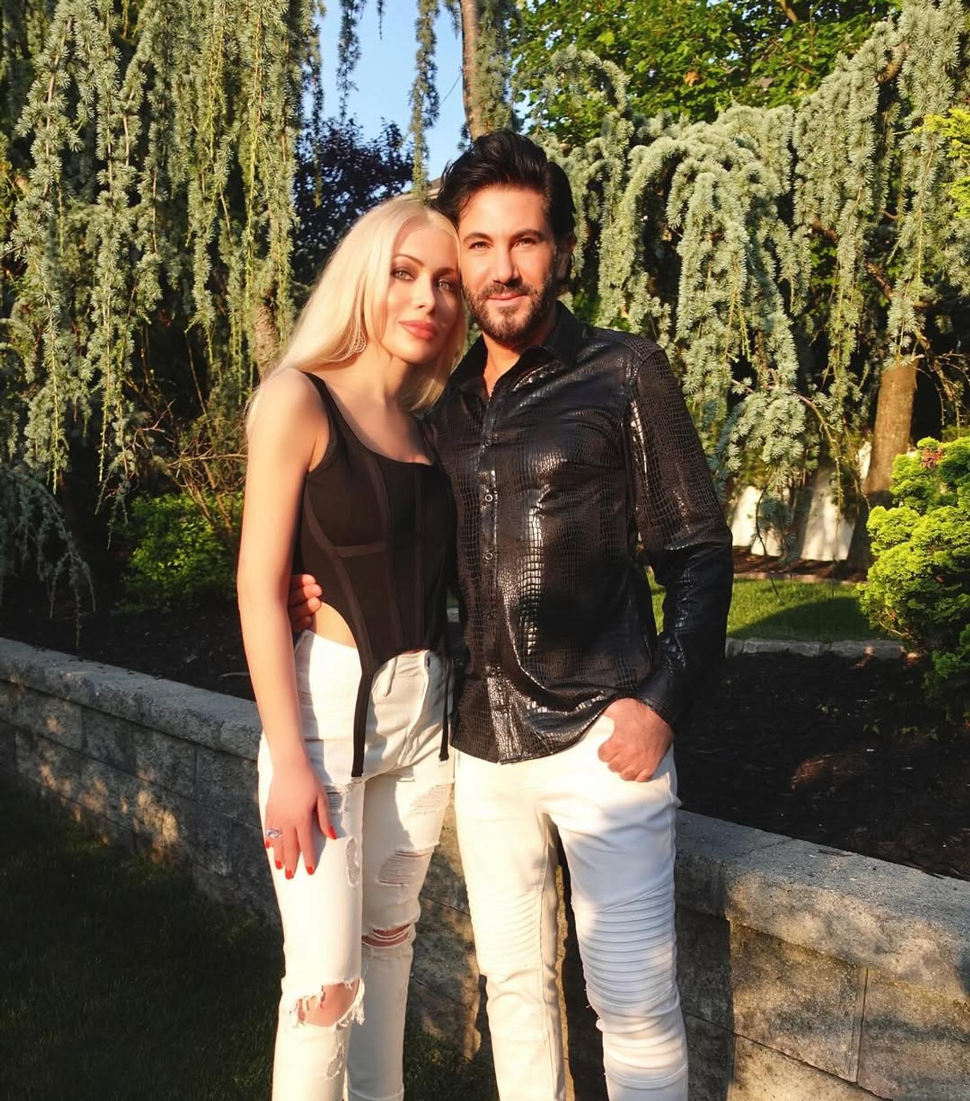 Авраам Руссо с супругой год назад. Фото: Инстаграм (запрещён в РФ) @avraamrusso