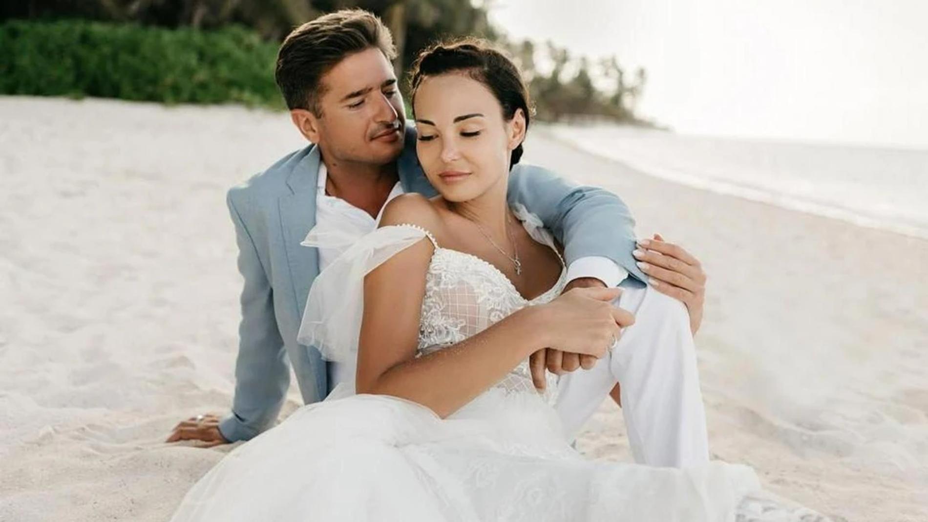 Иван Стебунов с супругой Еленой. Фото: Инстаграм* @stebunov_i