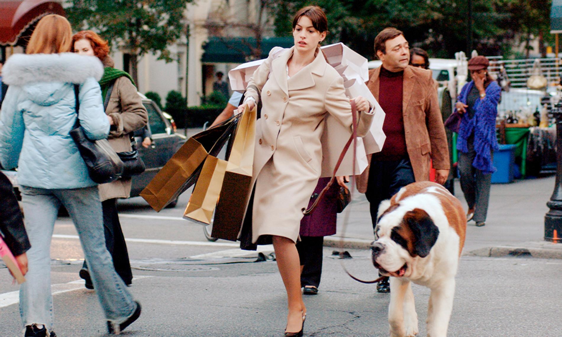 Энди Сакс (Энн Хэтэуэй). Фото: кадр из фильма «Дьявол носит Prada»