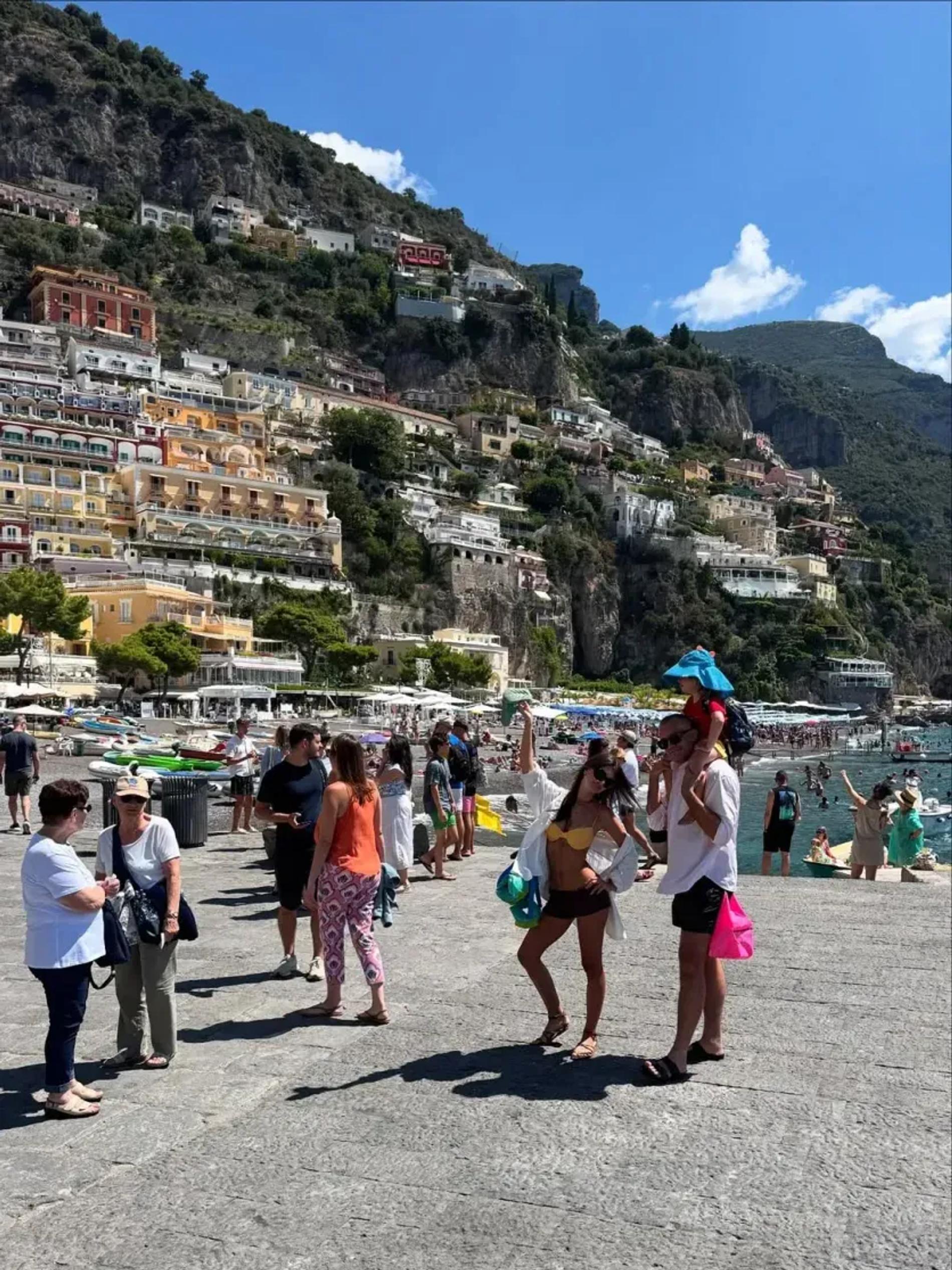 Эмили Ратаковски с сыном и Орацио Риспо. Фото: Инстаграм (запрещён в РФ)