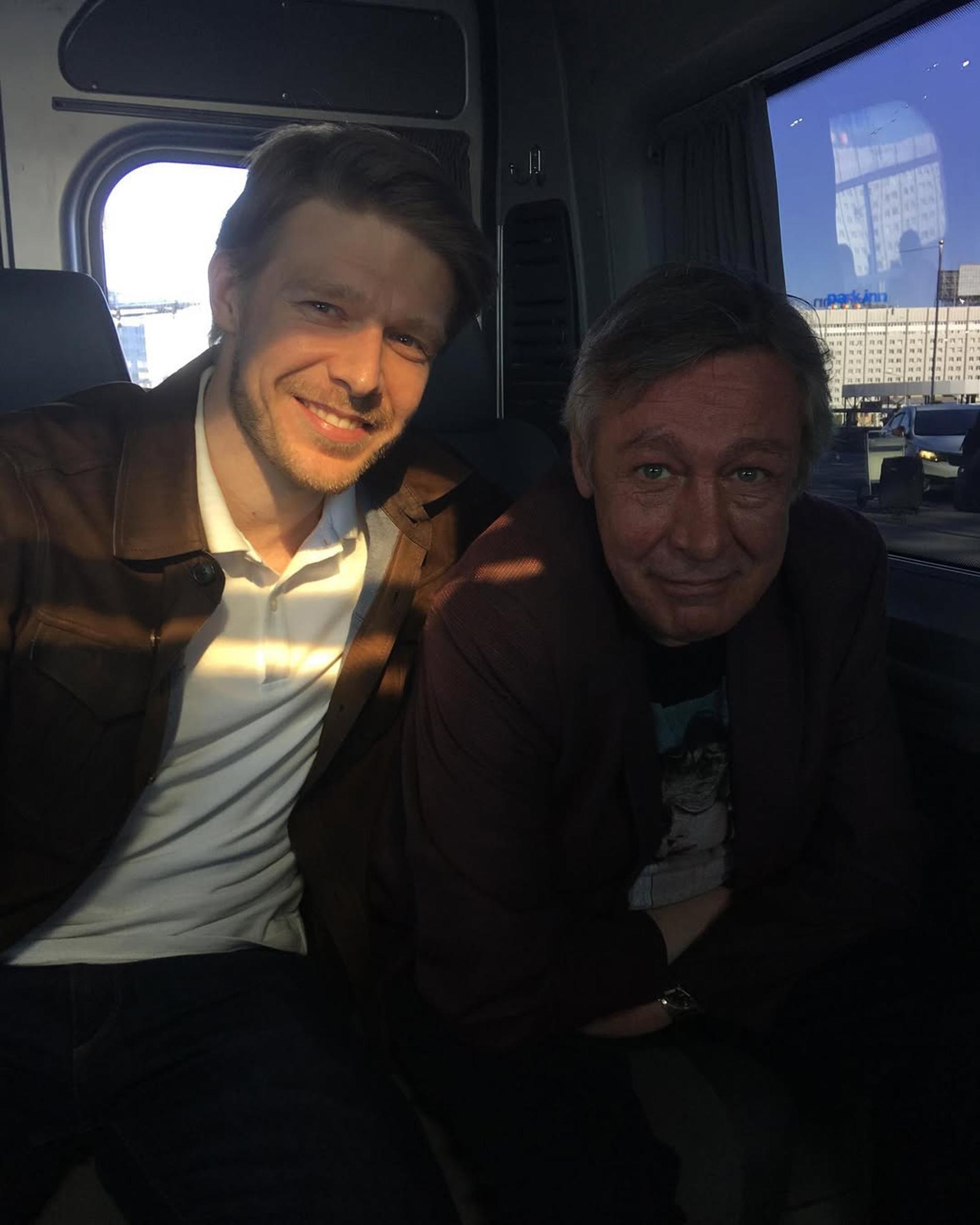 Никита Ефремов с отцом. Фото: Инстаграм (запрещён в РФ) @efremovefremov